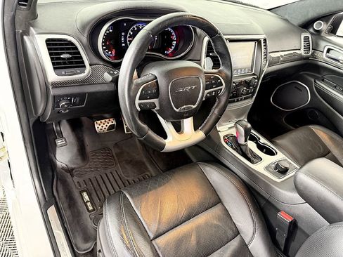 Used 2016 Jeep Grand Cherokee SRT image 21