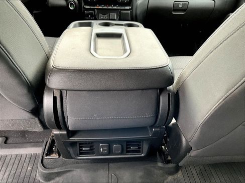 Used 2020 GMC Sierra 1500 SLE w/ SLE Value Package AWD/4WD image 11