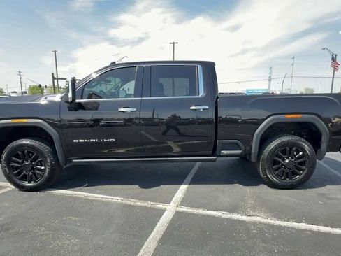 Used 2022 GMC Sierra 3500 Denali w/ Denali Black Diamond Edition AWD/4WD image 5