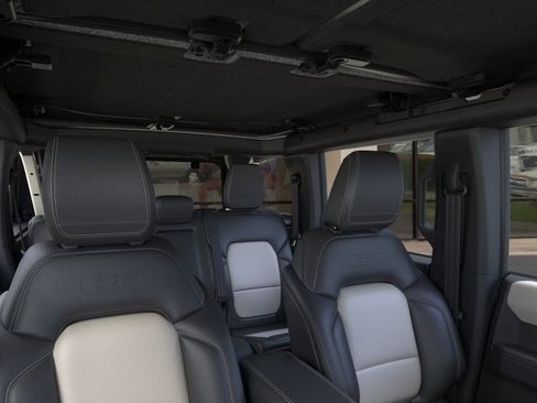 New 2026 Ford Bronco Outer Banks w/ Sasquatch Package image 11