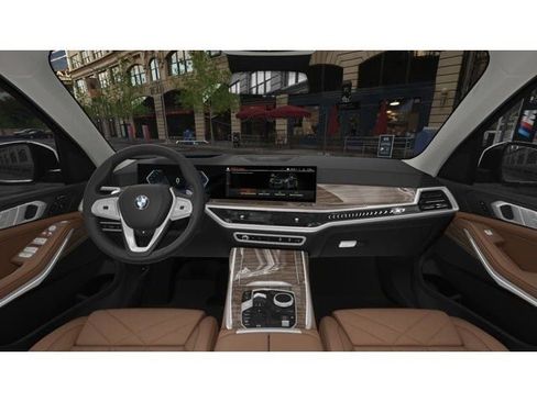 Used 2026 BMW X7 xDrive40i w/ Climate Comfort Package image 10