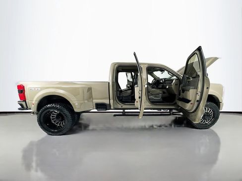 Used 2026 Ford F450 Platinum w/ Platinum Plus Package image 37