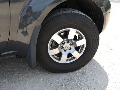Used 2012 Nissan Frontier PRO-4X AWD/4WD image 9