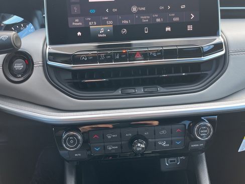 New 2026 Jeep Compass Limited image 23