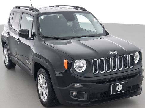 Used 2016 Jeep Renegade Latitude FWD image 1