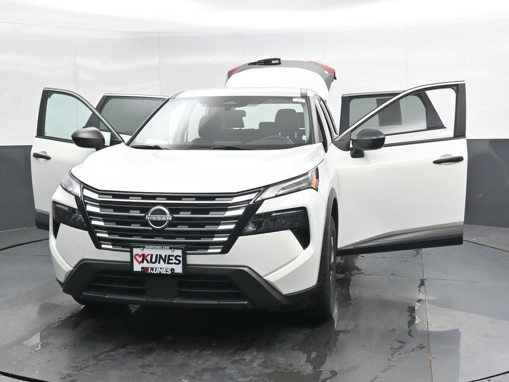 Used 2024 Nissan Rogue S AWD/4WD image 50