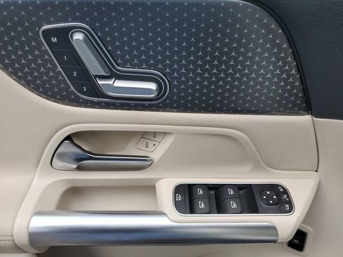 Used 2025 Mercedes-Benz GLA 250 4MATIC image 24