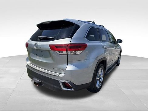 Used 2018 Toyota Highlander Limited AWD/4WD image 19