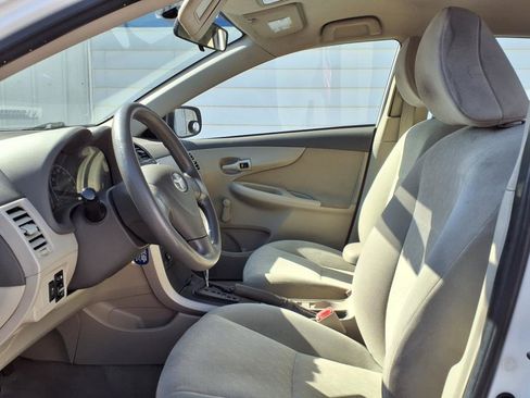 Used 2010 Toyota Corolla image 7