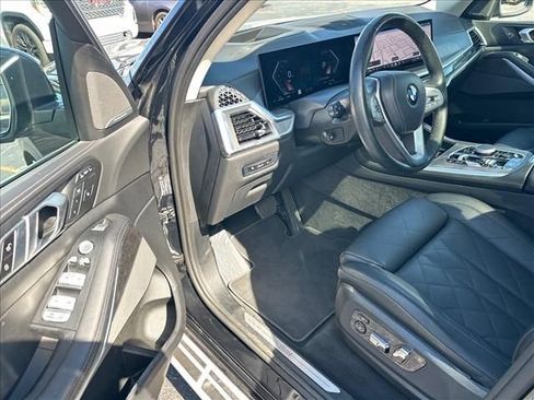 Used 2025 BMW X7 xDrive40i w/ Premium Package AWD/4WD image 13