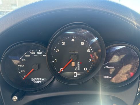 Used 2017 Porsche Macan AWD/4WD image 4