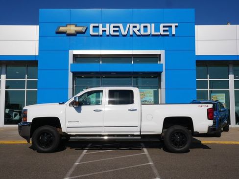 Used 2015 Chevrolet Silverado 2500 LTZ w/ LTZ Plus Package AWD/4WD image 4