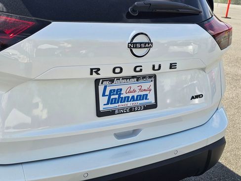 New 2026 Nissan Rogue Dark Armor AWD/4WD image 23