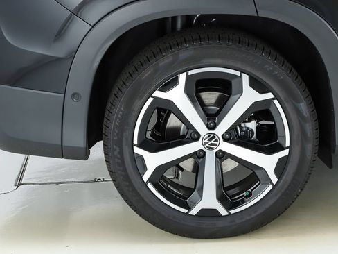 New 2026 Volkswagen Tiguan SE FWD image 52