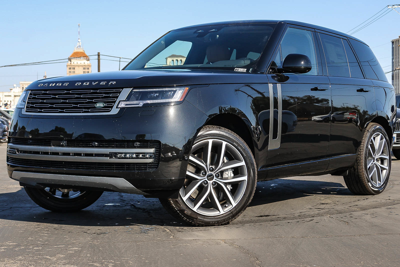 New 2026 Land Rover Range Rover SE AWD/4WD image 1