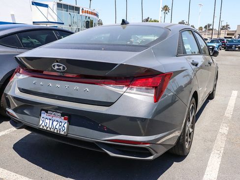 Used 2023 Hyundai Elantra SEL w/ Convenience Package FWD image 13