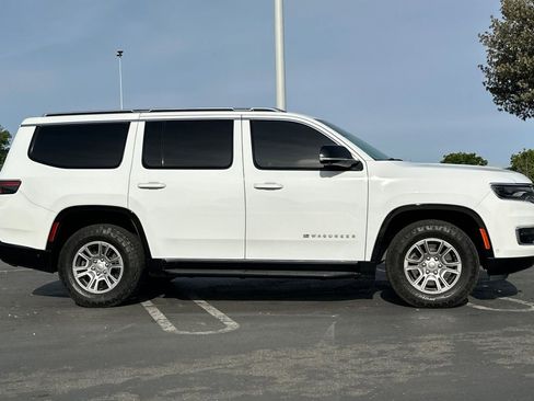 Used 2023 Jeep Wagoneer 4WD w/ Convenience Group I image 3