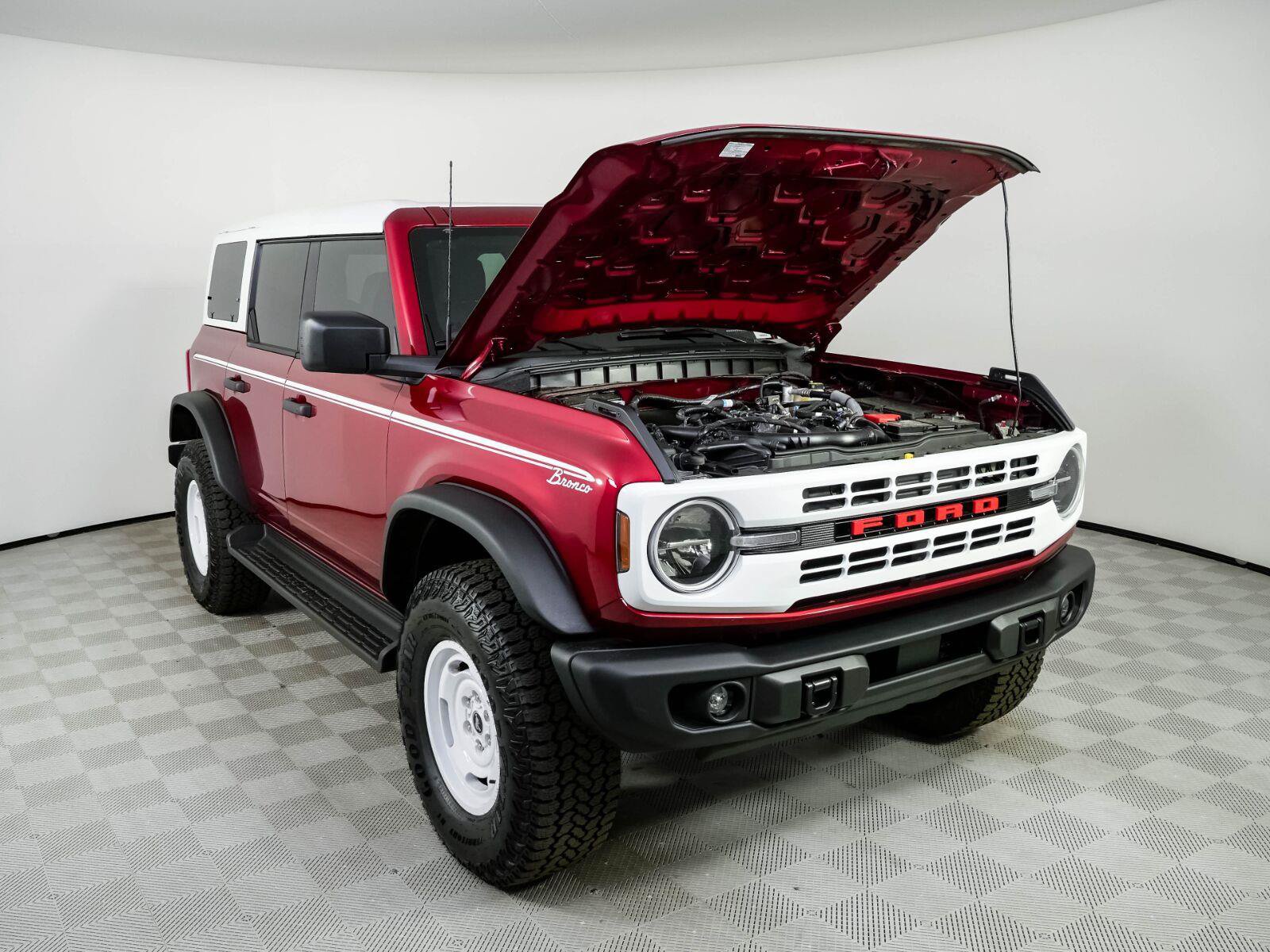 Used 2025 Ford Bronco Heritage Edition AWD/4WD image 29