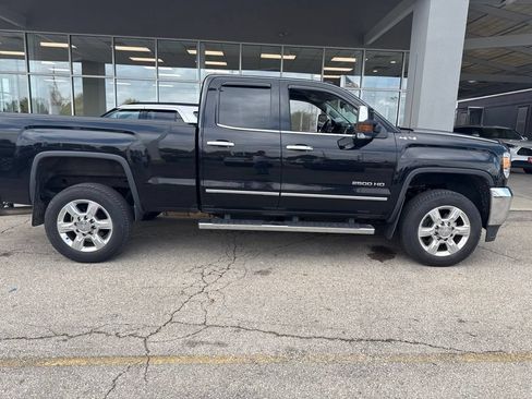 Used 2018 GMC Sierra 2500 SLT w/ Snow Plow Prep Package AWD/4WD image 2