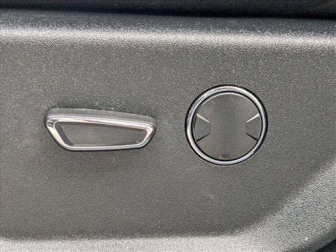 Used 2019 Ford Expedition XLT w/ Cargo Package image 17