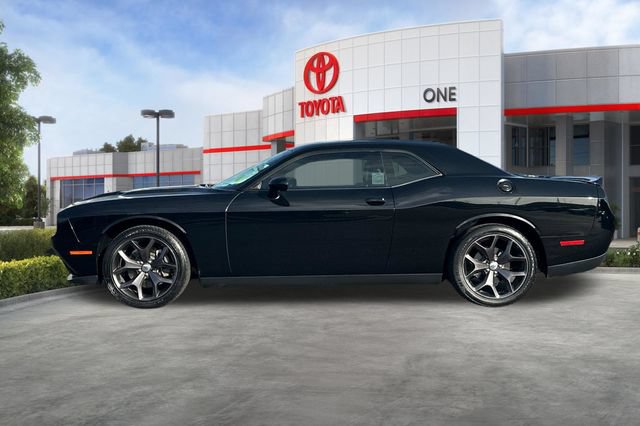 Used 2018 Dodge Challenger SXT Plus RWD image 8