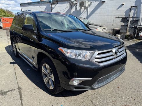 Used 2012 Toyota Highlander Limited w/ Tow Pkg image 5