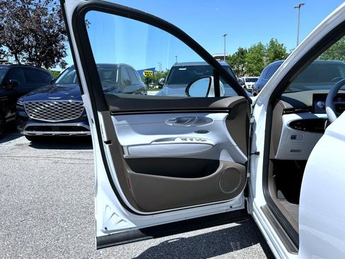 New 2026 Genesis GV70 2.5T Advanced AWD/4WD image 9