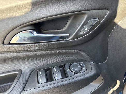 Used 2023 Chevrolet Equinox RS w/ RS Leather Package FWD image 18