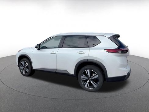 Used 2026 Nissan Rogue SL AWD/4WD image 9