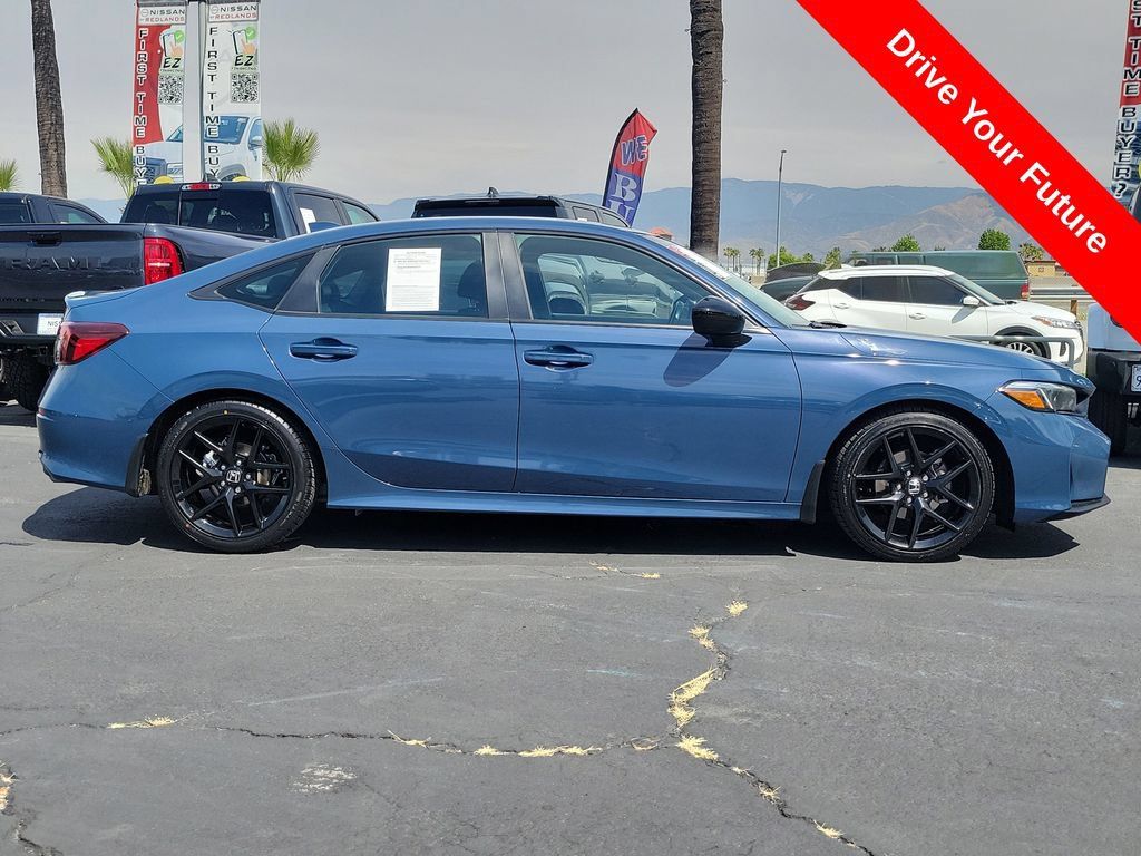 Used 2025 Honda Civic Sport image 32