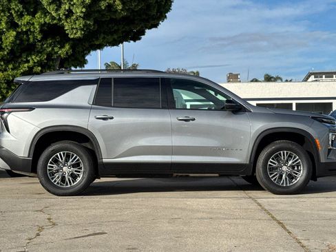 New 2026 Chevrolet Traverse LT FWD image 4