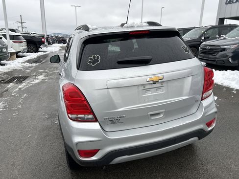 Used 2019 Chevrolet Trax LT w/ LT Convenience Package image 10