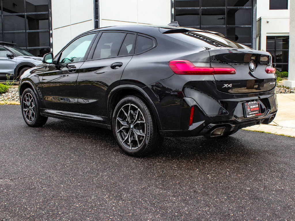 Used 2023 BMW X4 xDrive30i w/ M Sport Package AWD/4WD image 4