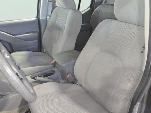 Used 2018 Nissan Frontier SV AWD/4WD image 13