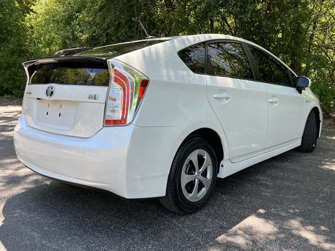 Used 2015 Toyota Prius Three w/ Solar Roof Package FWD image 6