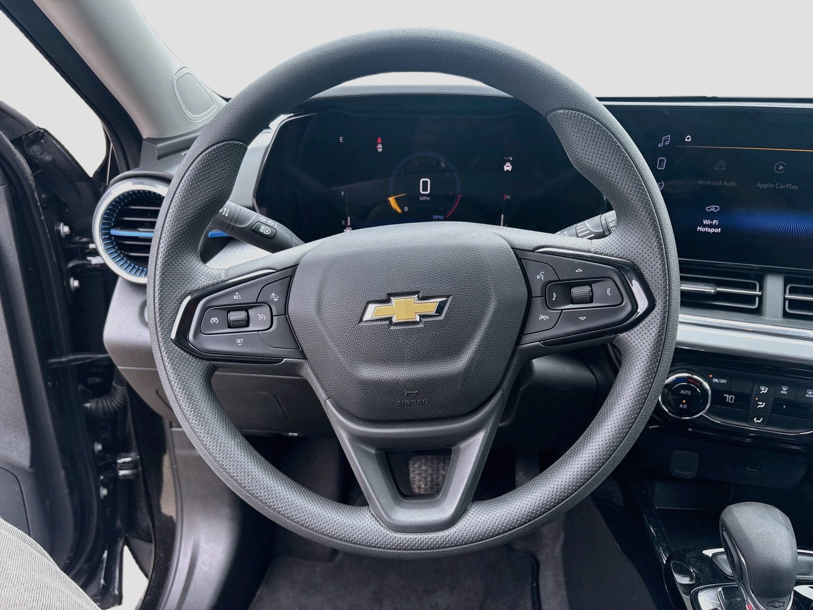 Used 2026 Chevrolet Trax LT FWD image 11