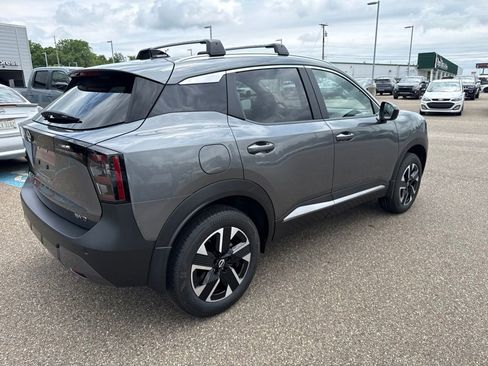 New 2026 Nissan Kicks SV AWD/4WD image 7