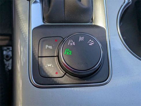 New 2025 Chevrolet Blazer LT w/ Convenience Package image 23