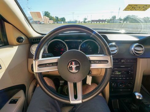 Used 2006 Ford Mustang GT Premium image 18
