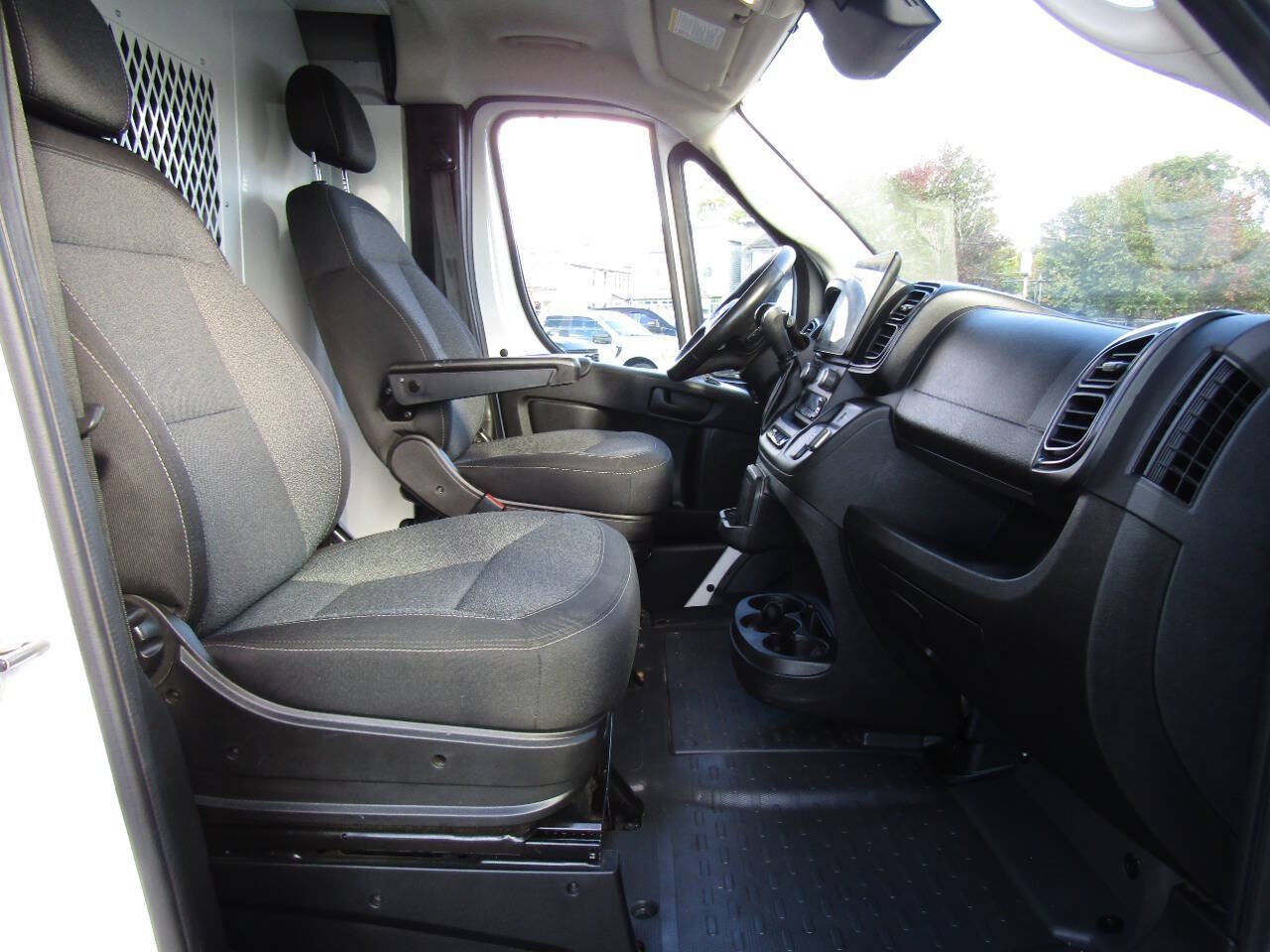 Used 2024 RAM ProMaster 2500 w/ Premium Convenience Group FWD image 22