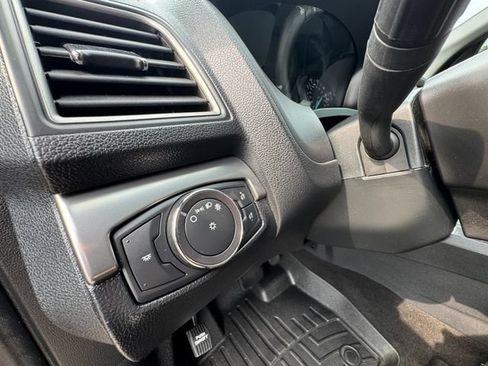 Used 2018 Ford Explorer XLT AWD/4WD image 22