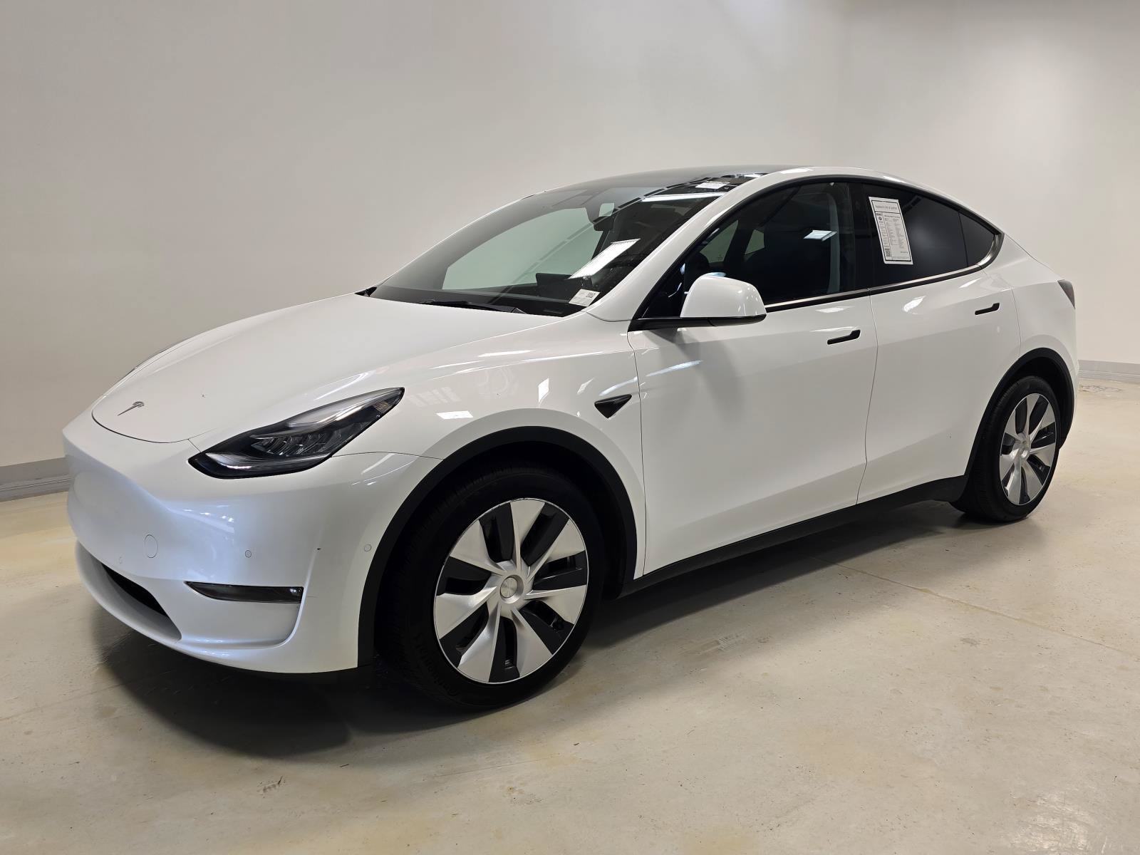 Used 2021 Tesla Model Y Long Range AWD/4WD image 1