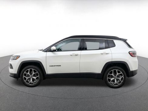 Used 2025 Jeep Compass Limited AWD/4WD image 4