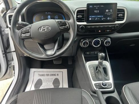 Used 2026 Hyundai Venue SEL FWD image 19