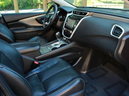 Used 2016 Nissan Murano SV AWD/4WD image 19
