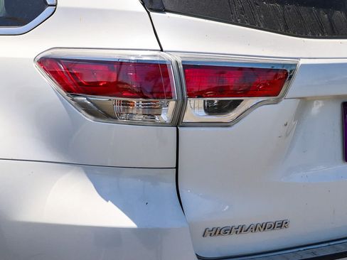 Used 2014 Toyota Highlander Limited FWD image 7