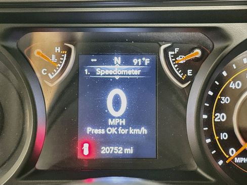 Used 2025 Jeep Wrangler Sport AWD/4WD image 18