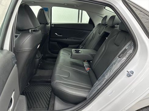 New 2025 Hyundai Elantra Limited image 20