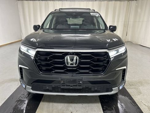 Used 2023 Honda Pilot Elite image 3