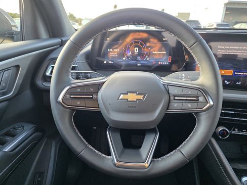 New 2025 Chevrolet Traverse LT w/ Driver Confidence Package image 30